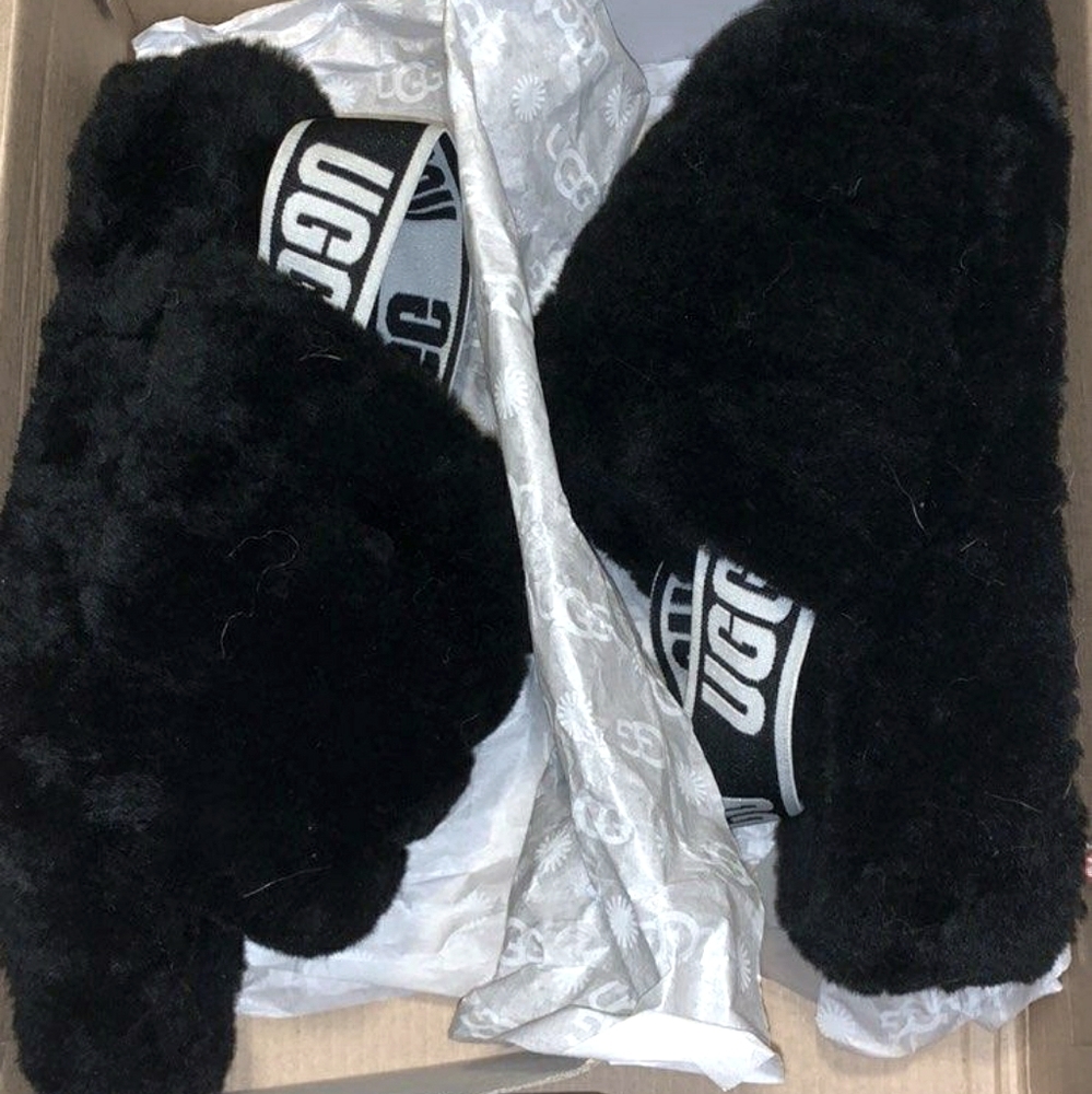 Authentic UGG fluff yeah slides